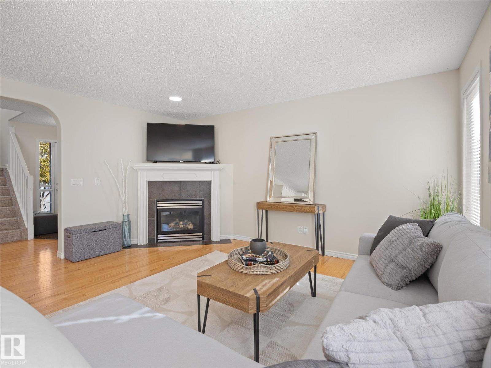 11531 11 AV SW
