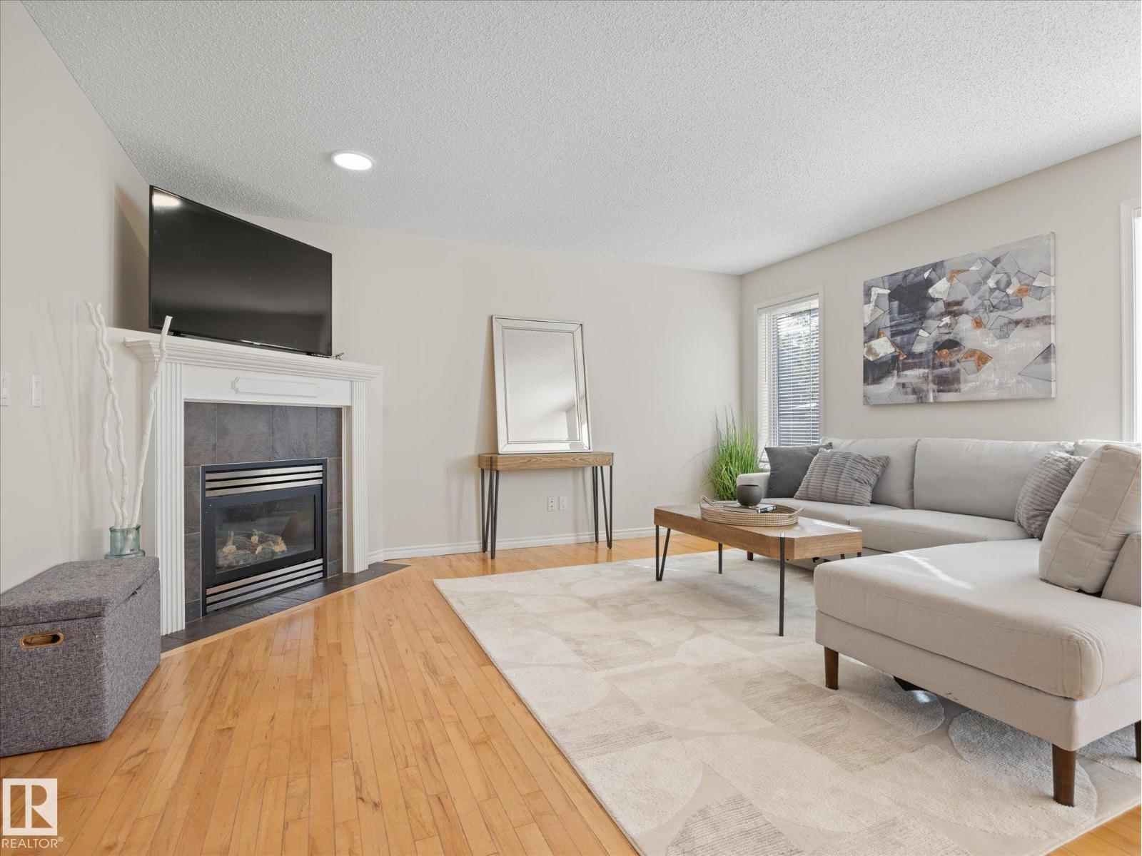 11531 11 AV SW