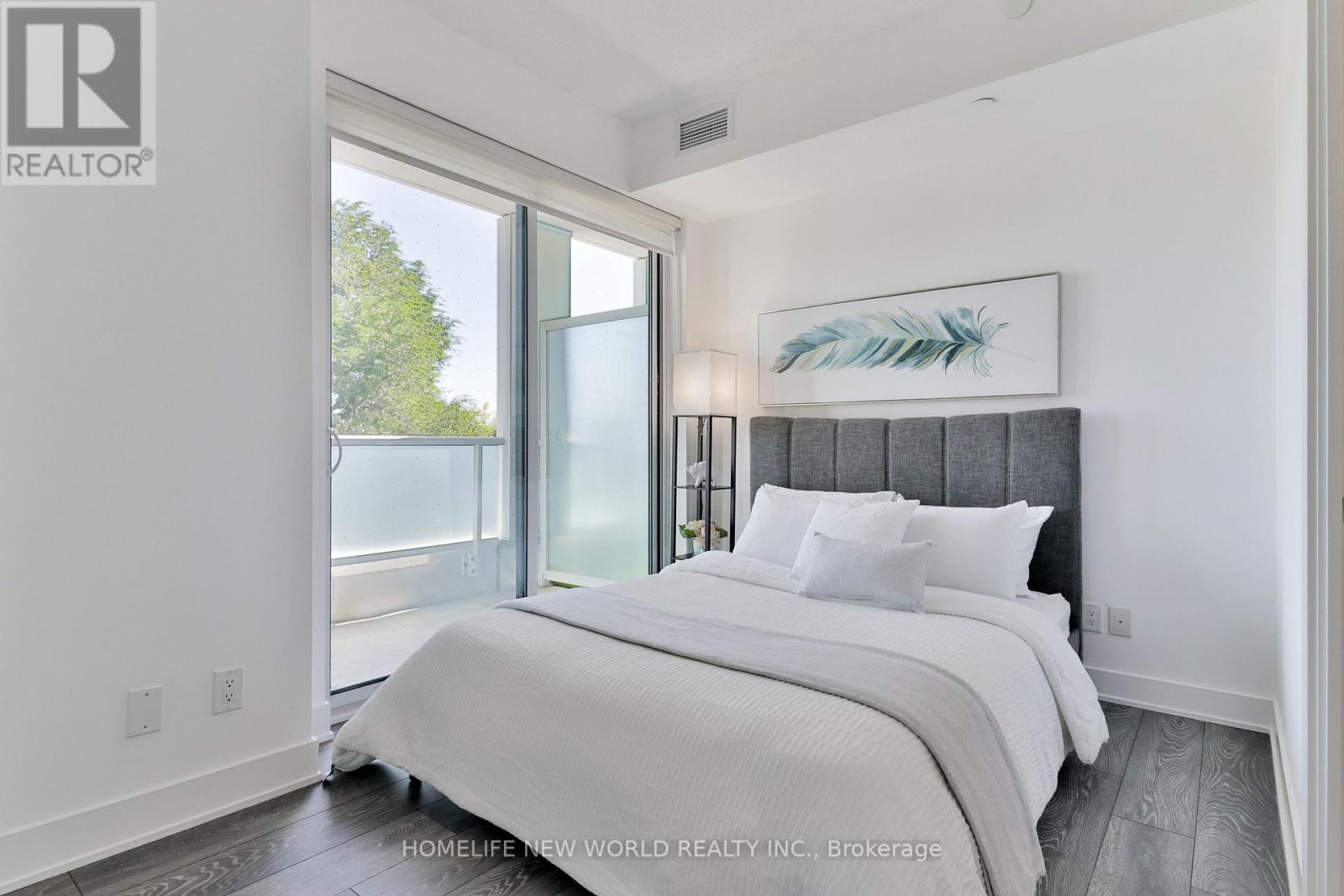 215 - 188 FAIRVIEW MALL DRIVE