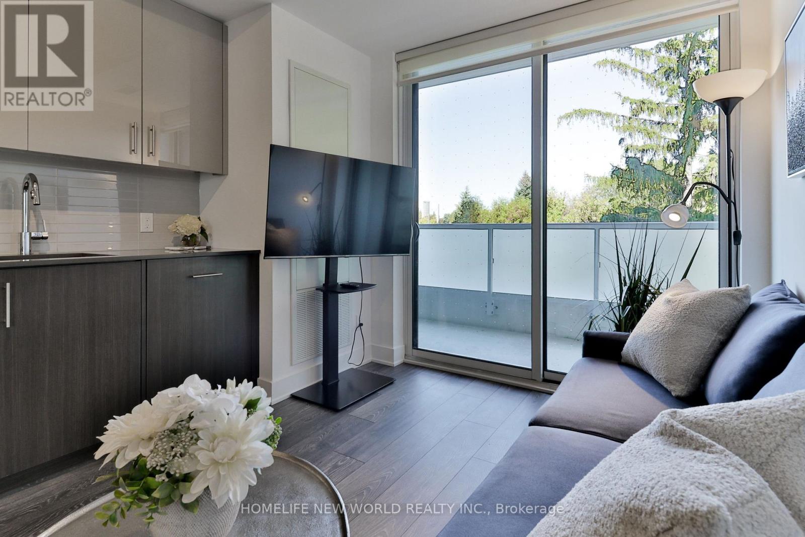 215 - 188 FAIRVIEW MALL DRIVE