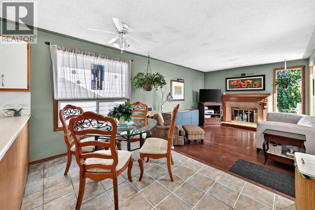 155 Strathcona Close SW