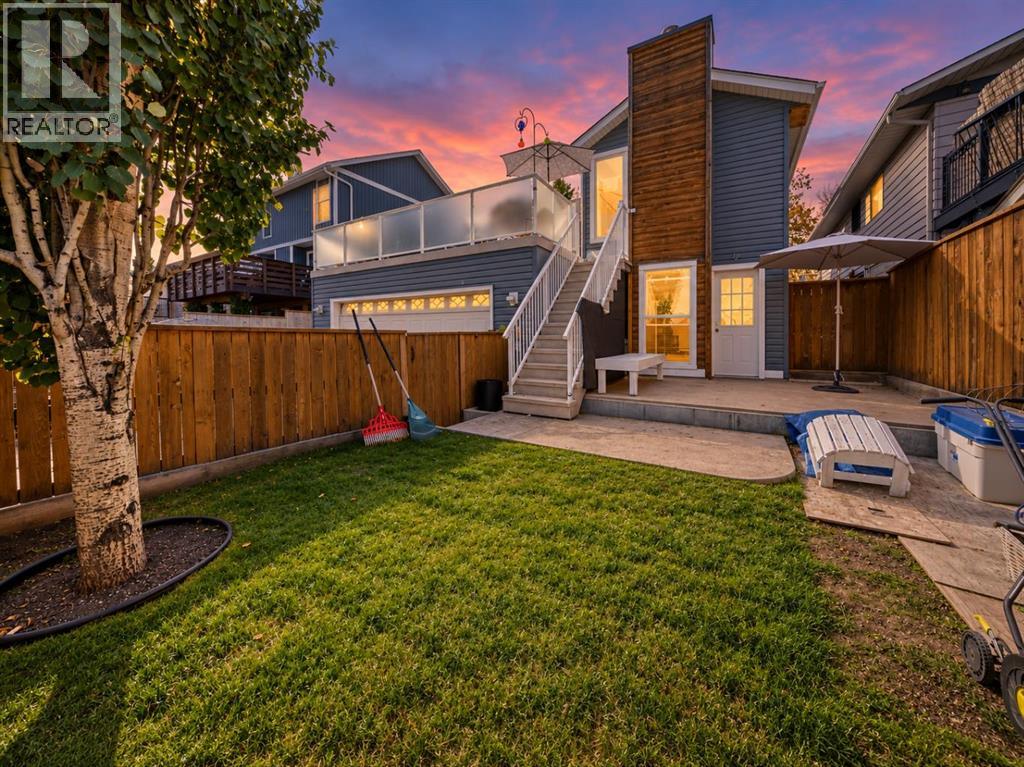 155 Strathcona Close SW