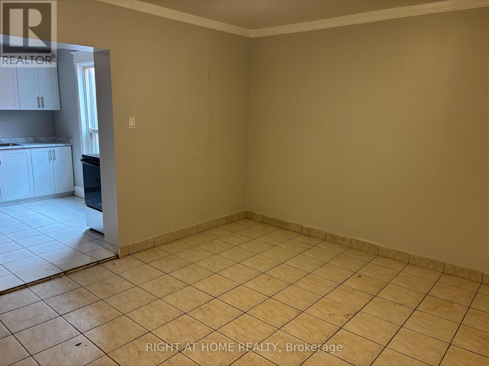 UPPER B - 507 OAKWOOD AVENUE