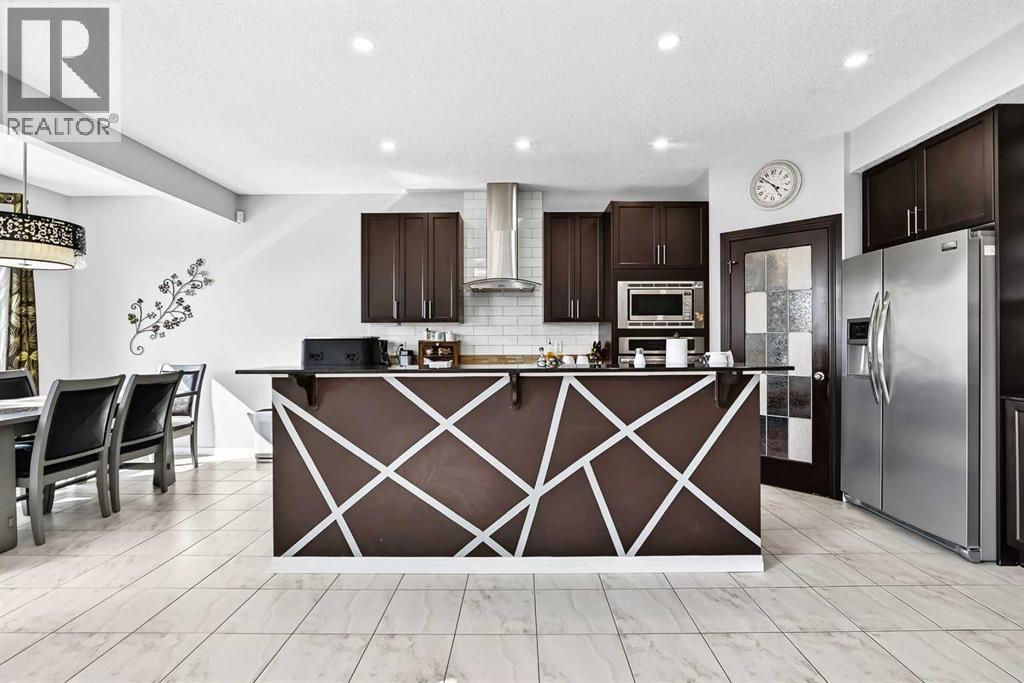8 Skyview Point Terrace NE
