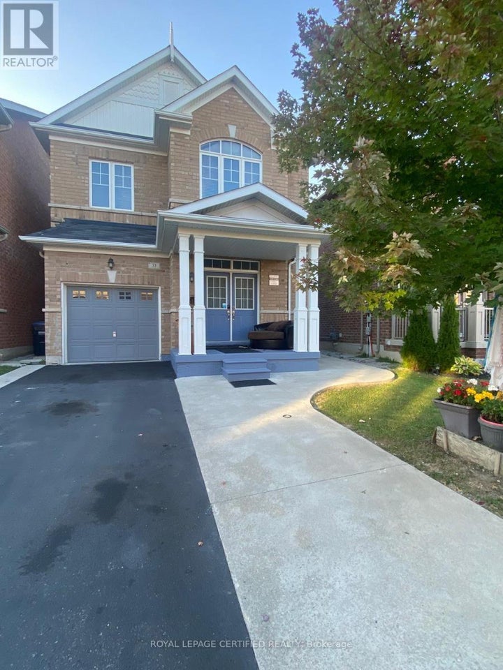 Photo 1 of 10 — 33 TRURO CIRCLE, Brampton (Northwest Brampton), ON L7A 0C4