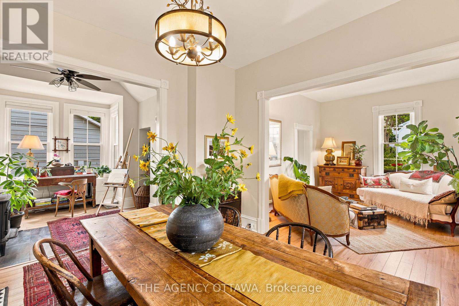 A & B - 33 NAPOLEON STREET