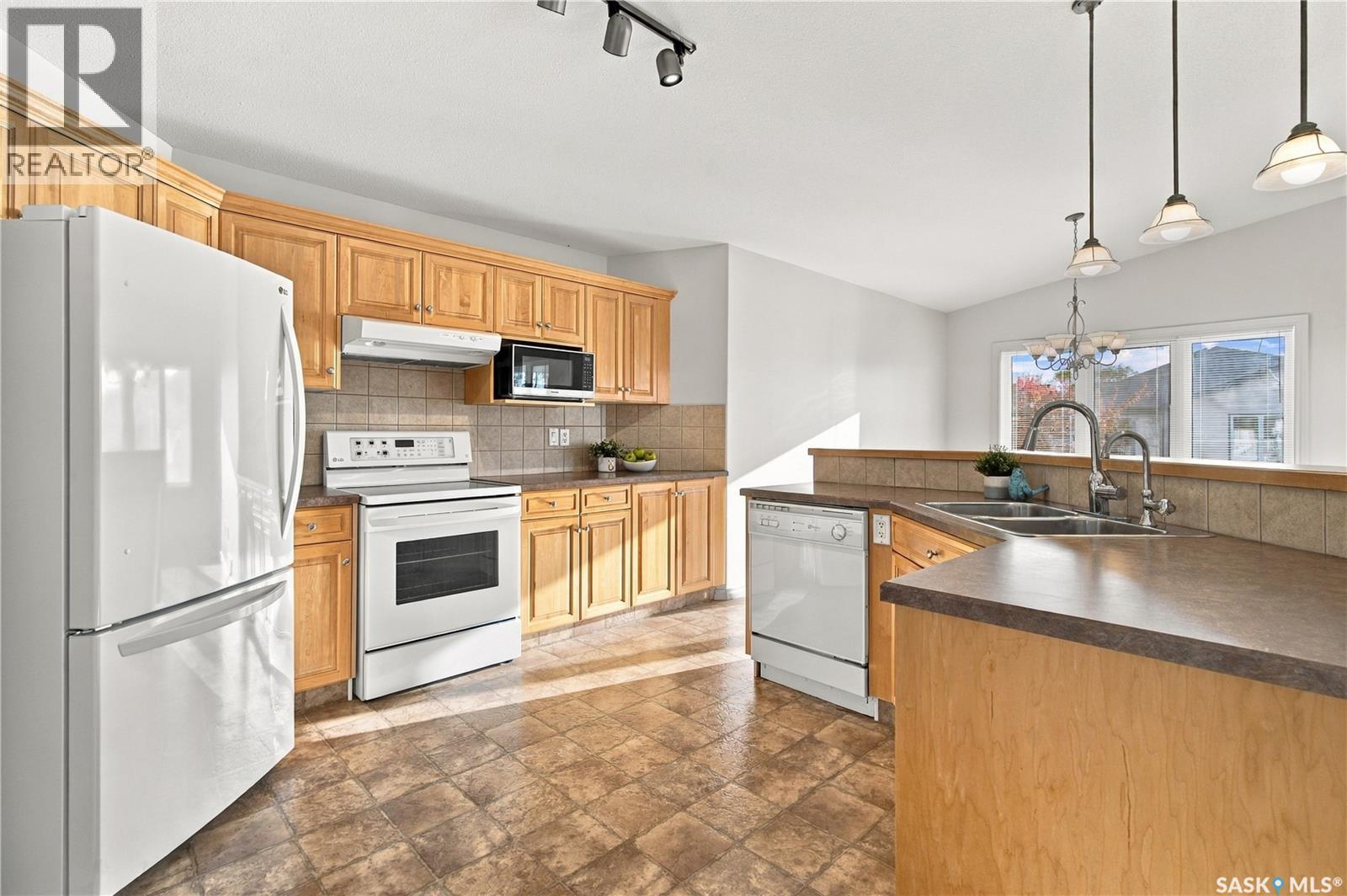 3144 Randall ROAD E