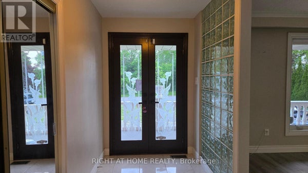 20 May Ave, Richmond Hill (North Richvale), ON 3