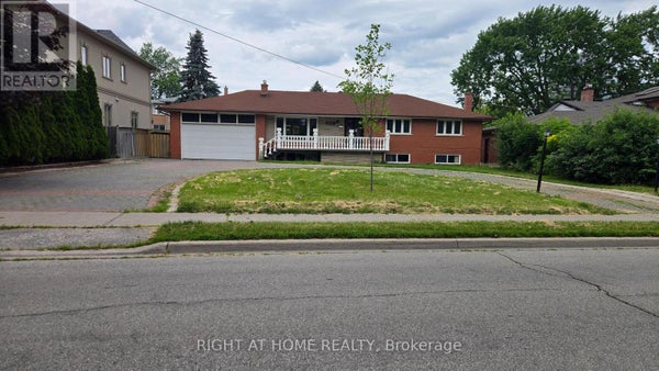 20 May Ave, Richmond Hill (North Richvale), ON 2