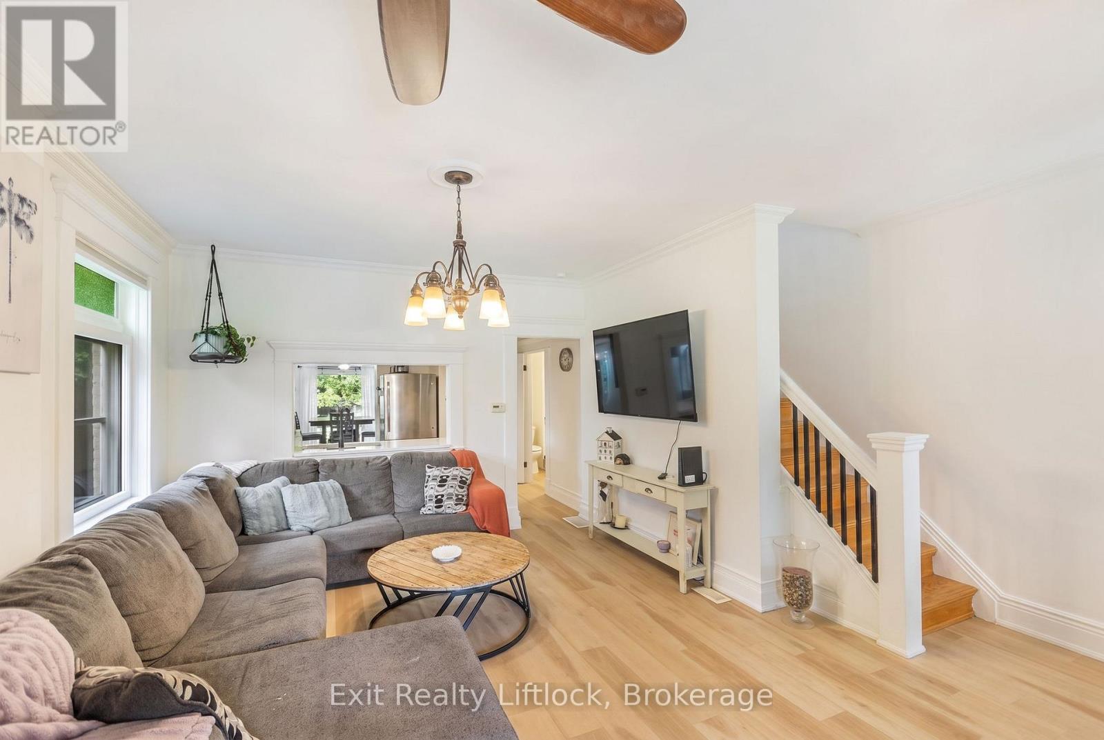 592 SHERBROOKE STREET - Photo 4