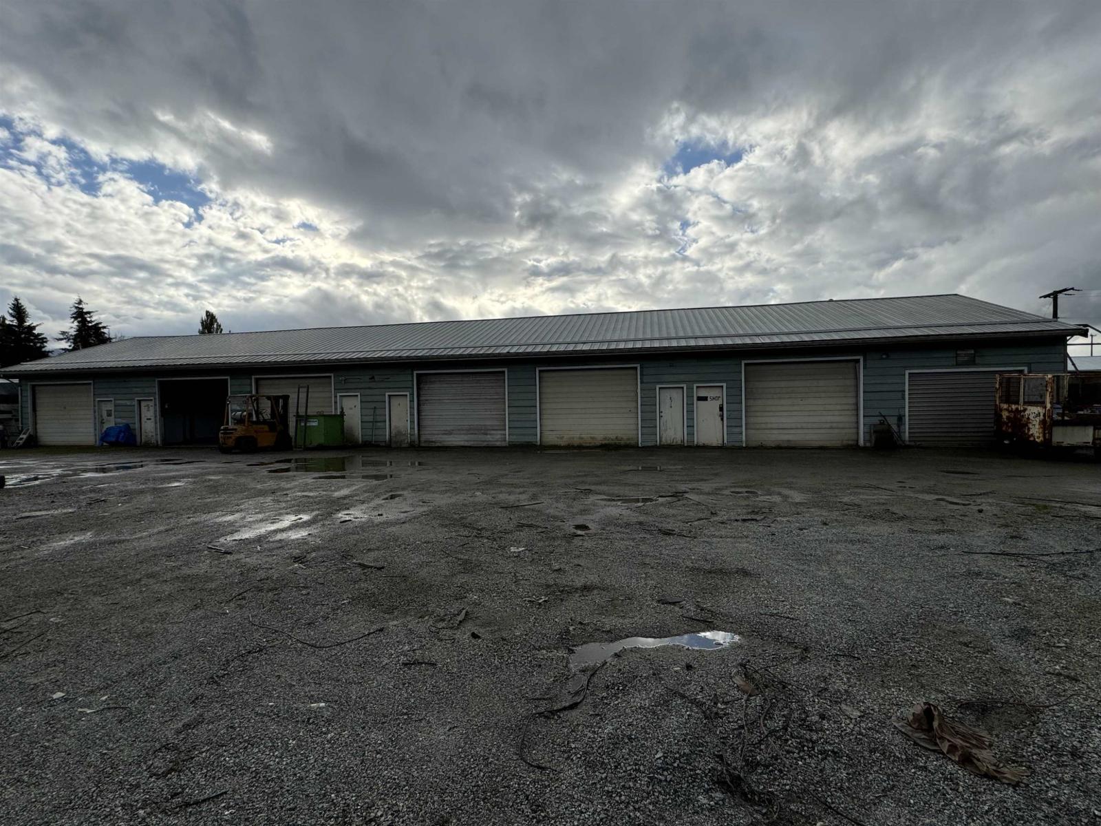 8590 SYLVESTER ROAD