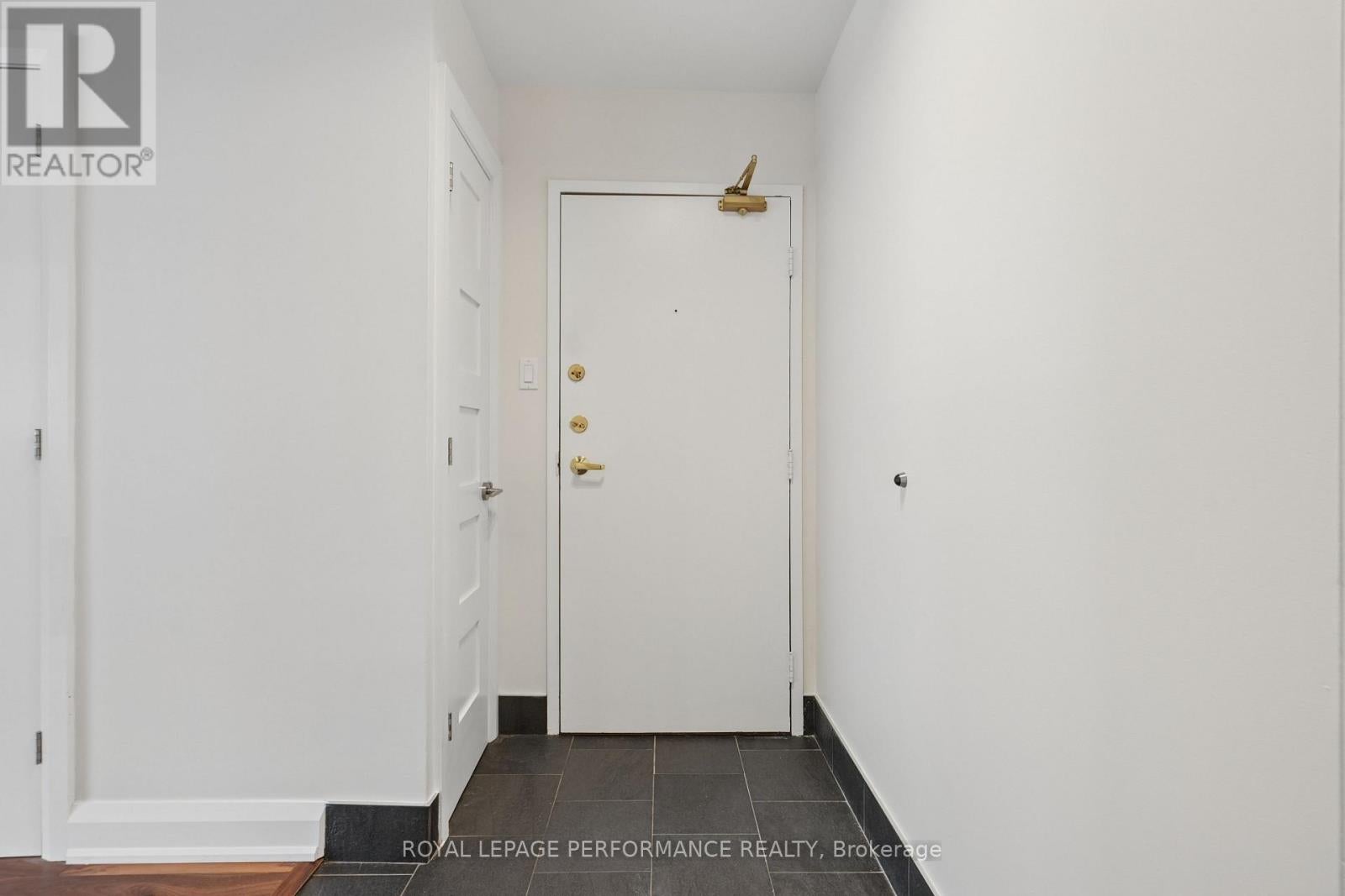 1706 - 500 LAURIER AVENUE W