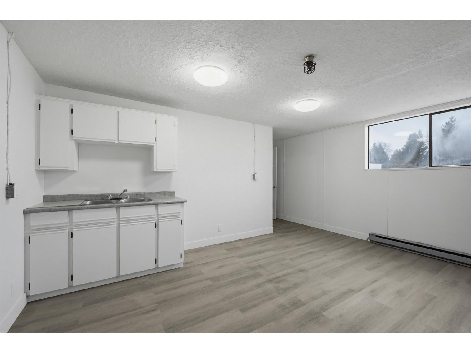 2121 PARAMOUNT CRESCENT
