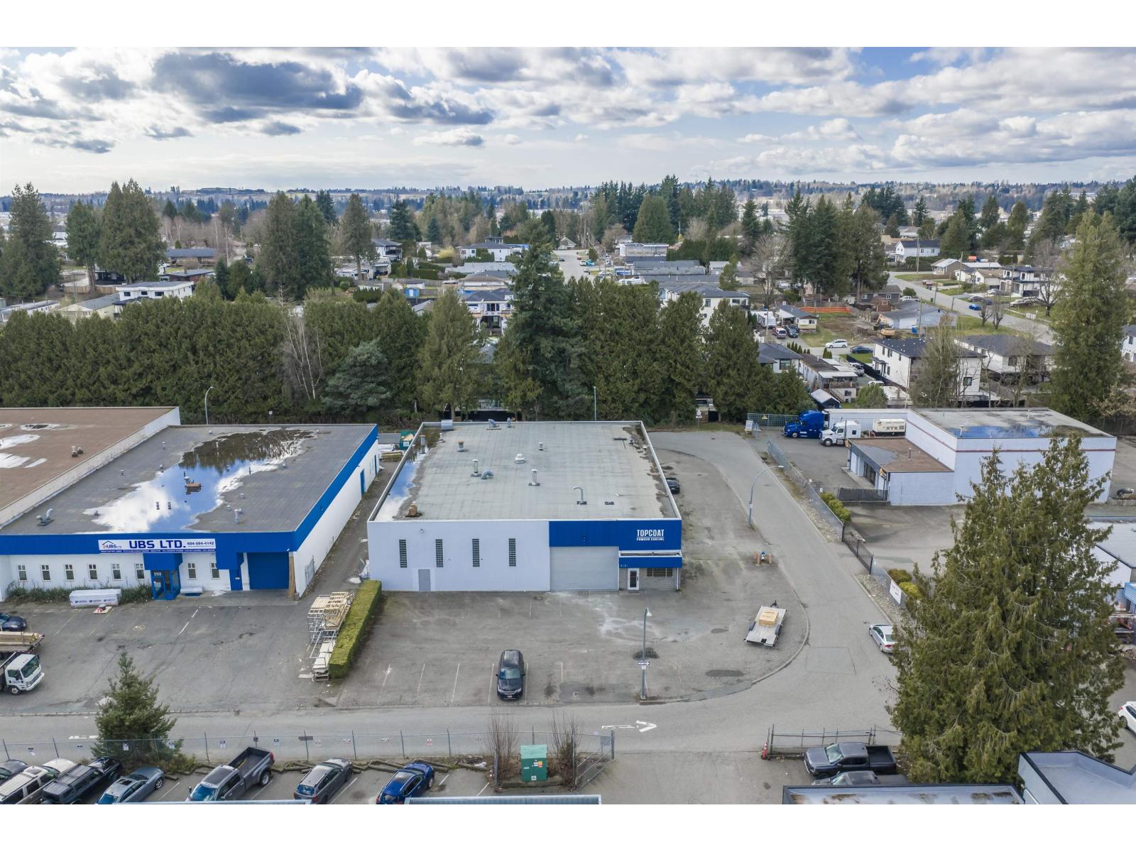 2121 PARAMOUNT CRESCENT