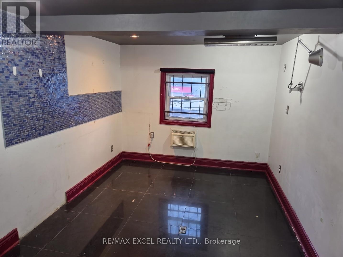 2ND FLOOR - 548 YONGE STREET