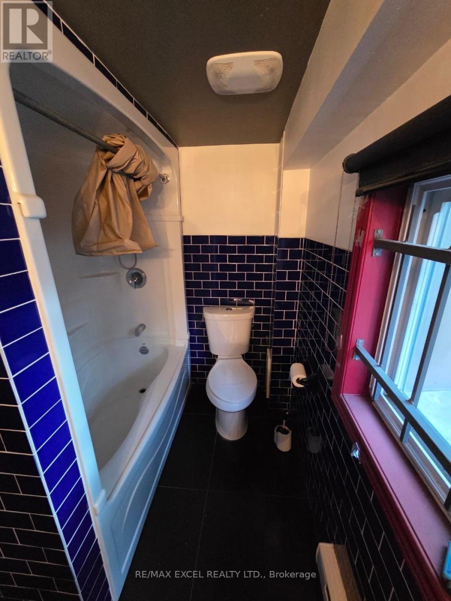 2ND FLOOR - 548 YONGE STREET