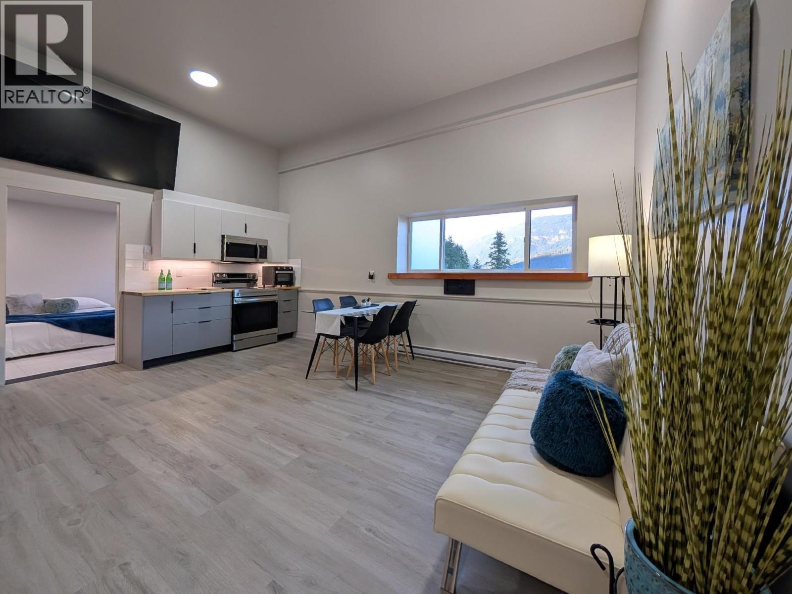 3 1307 EAGLE DRIVE