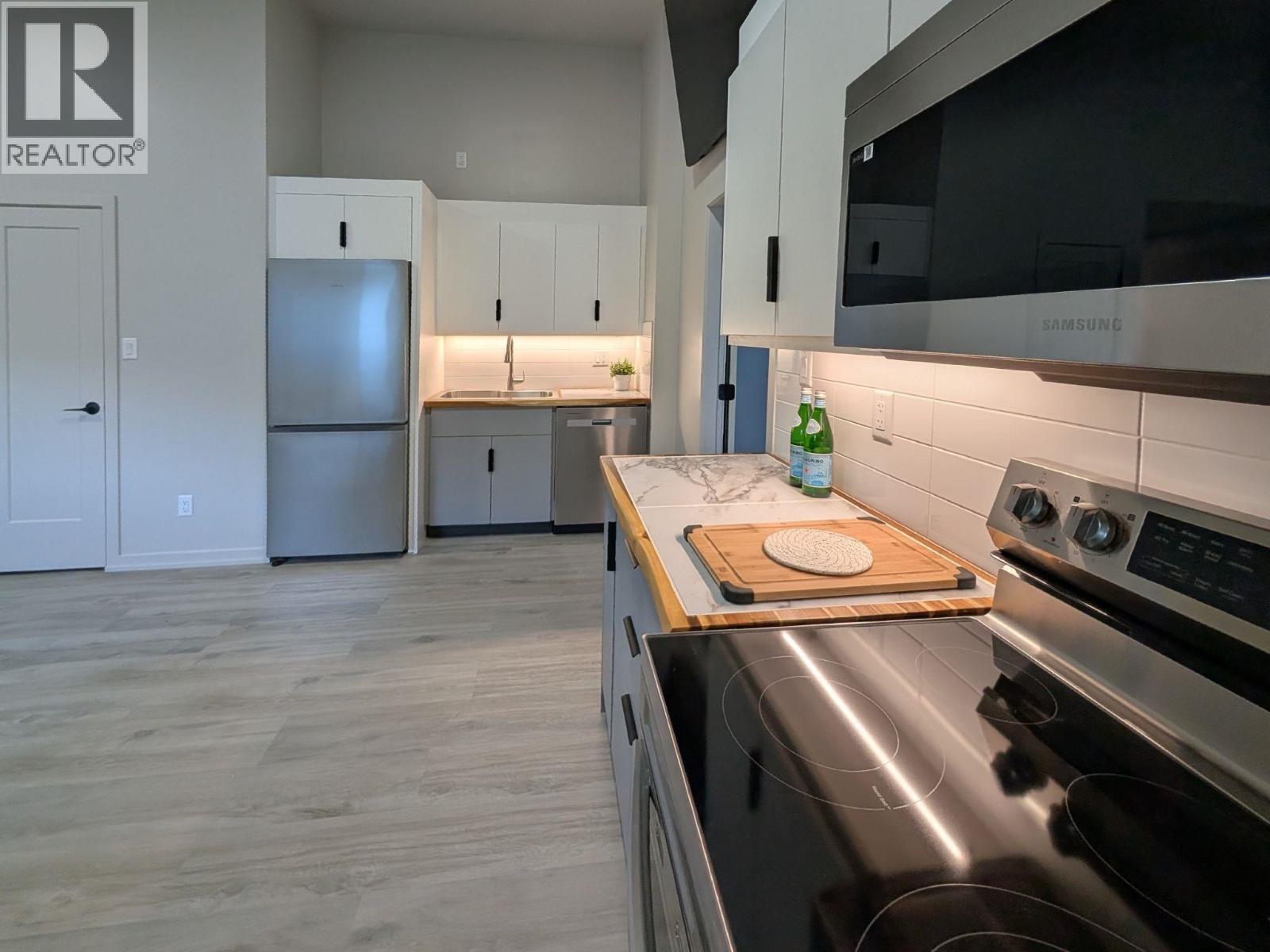 3 1307 EAGLE DRIVE