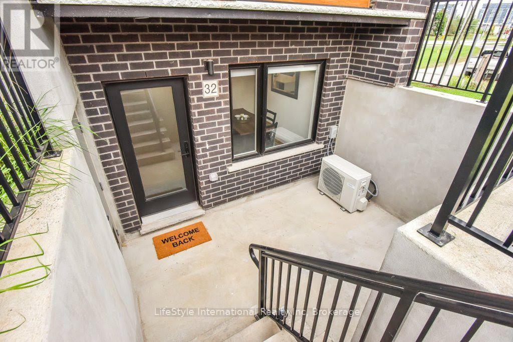 32 DUGGAN LANE