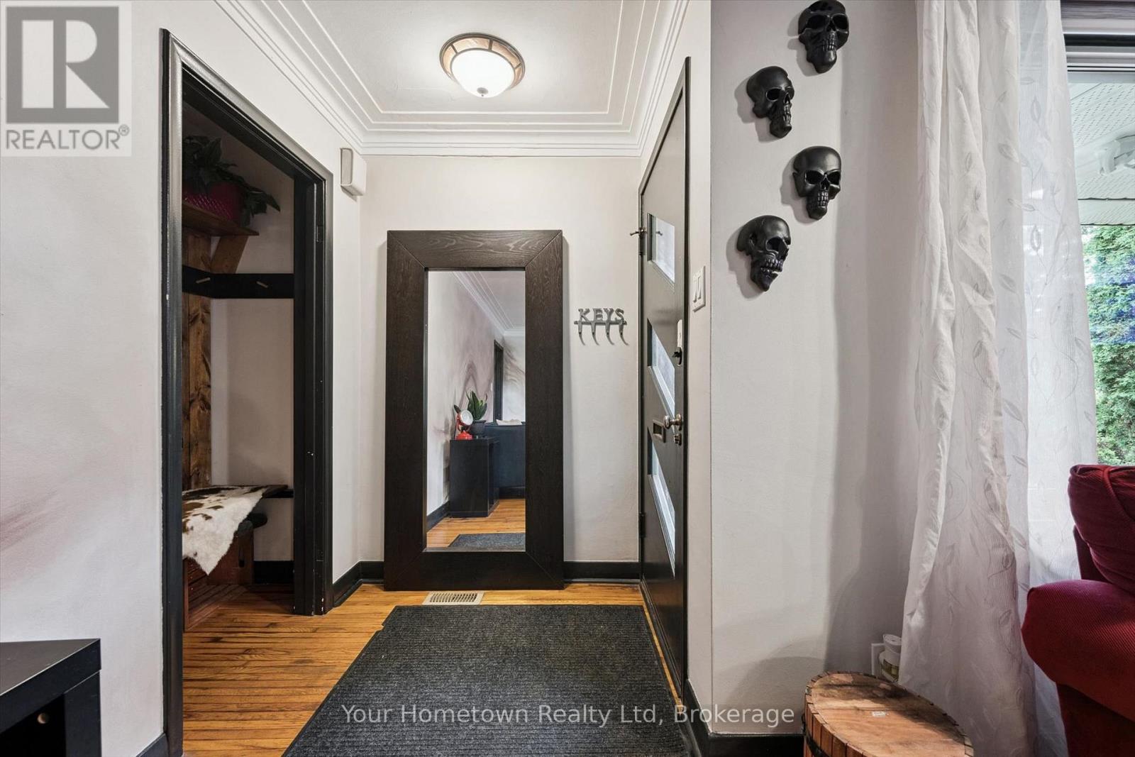 471 GARAFRAXA STREET E