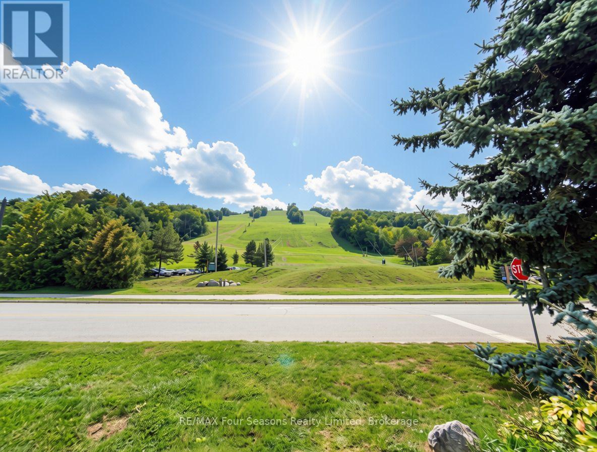 172 CARMICHAEL CRESCENT