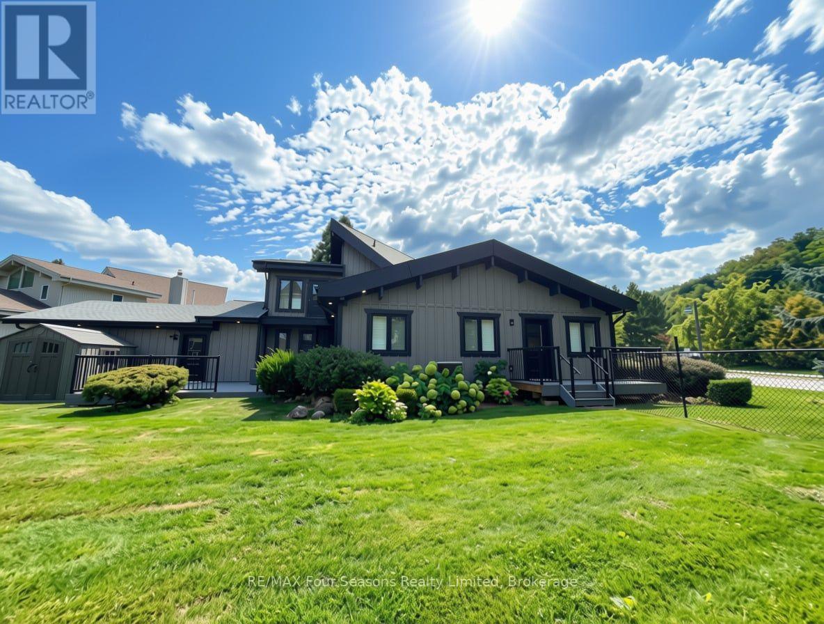 172 CARMICHAEL CRESCENT