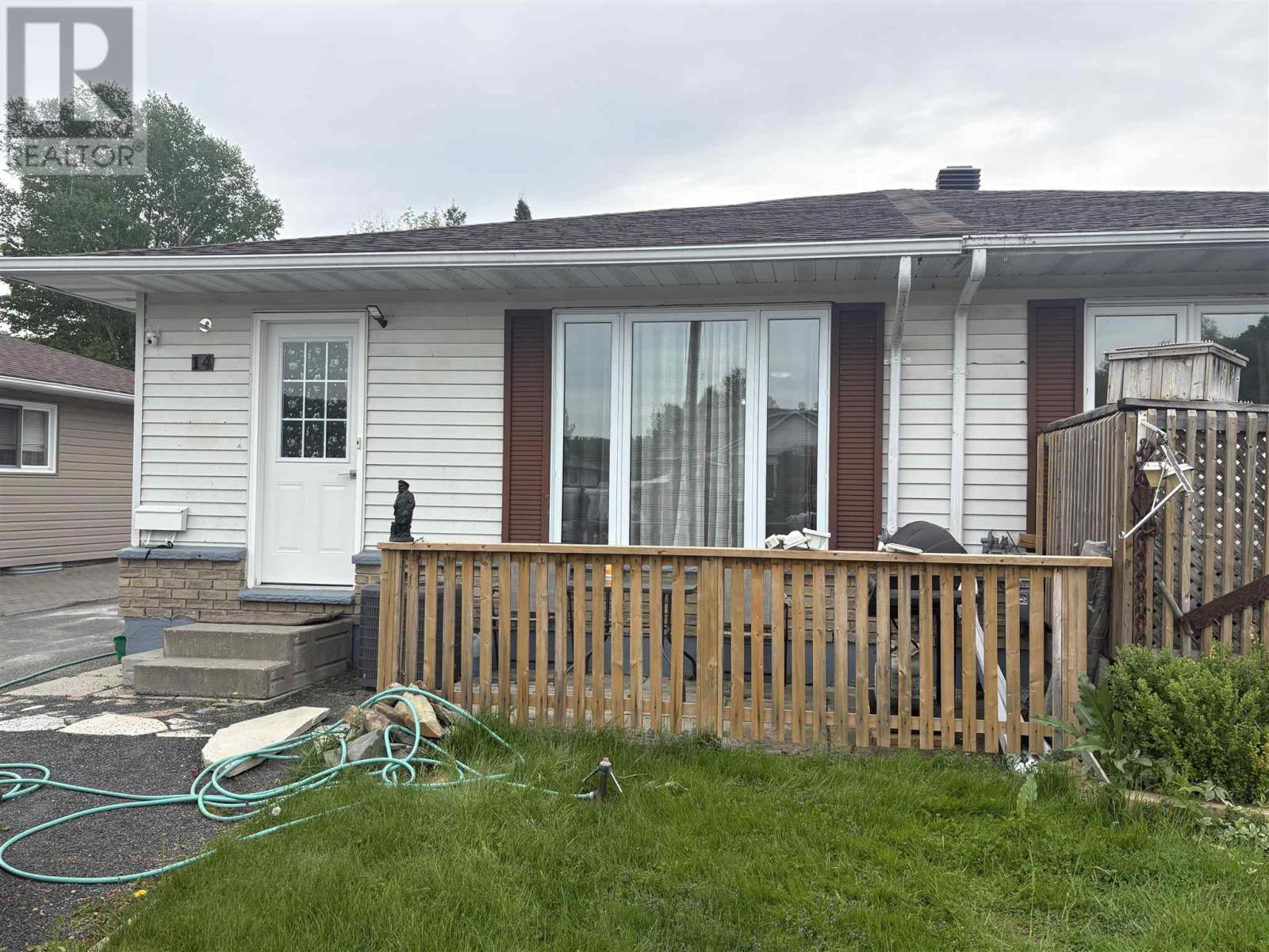 14 Albert ST - Photo 2