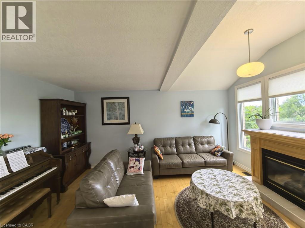 728 MUNICH Circle