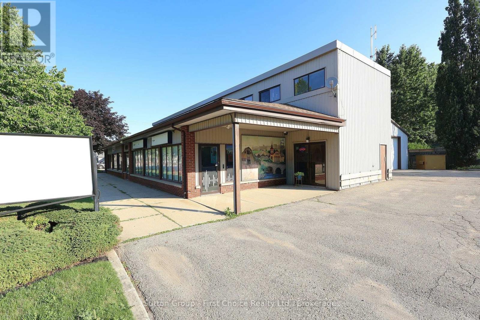 400 HURON STREET