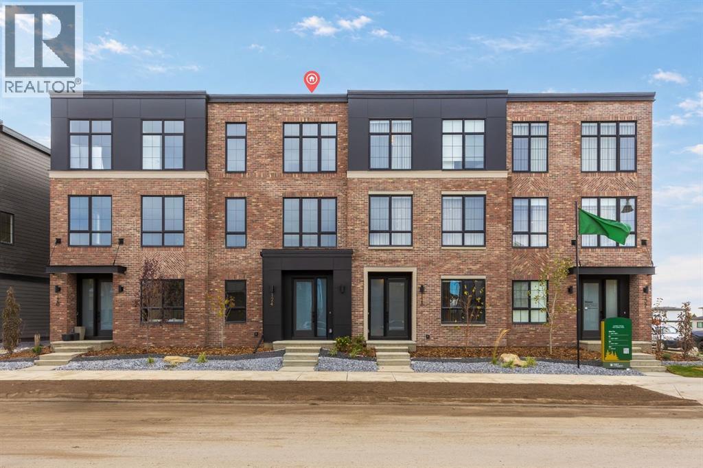 124 Greenwich Drive NW