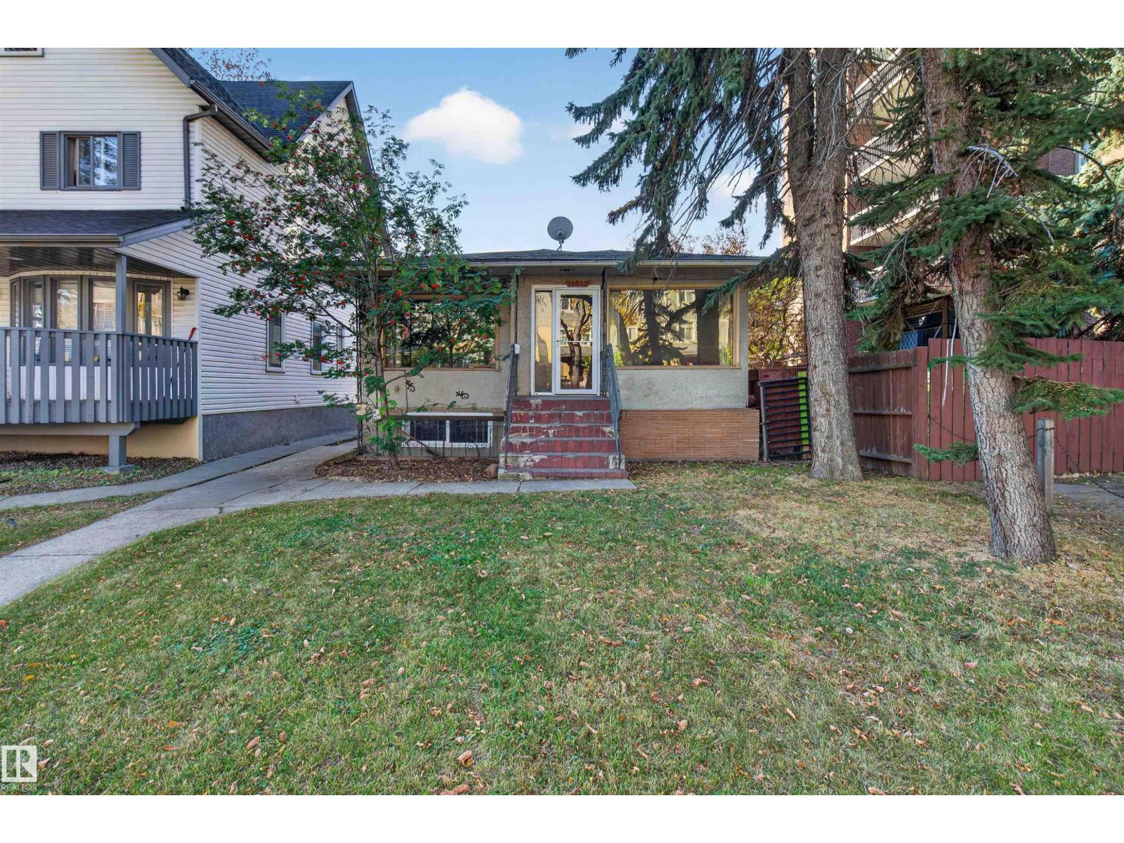 11015 87 AV NW