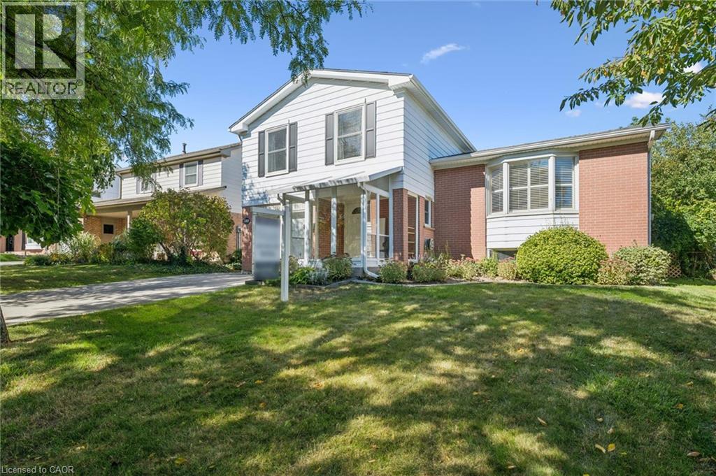 2209 BUTTONBUSH Crescent