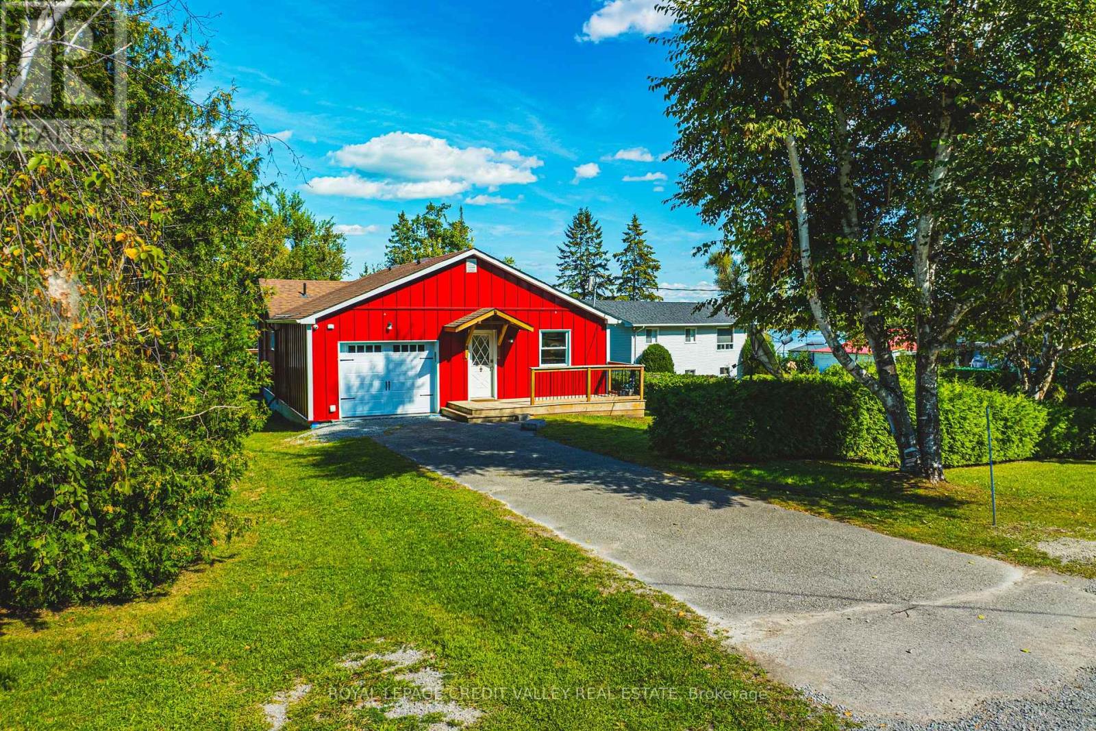 8 EWEN STREET