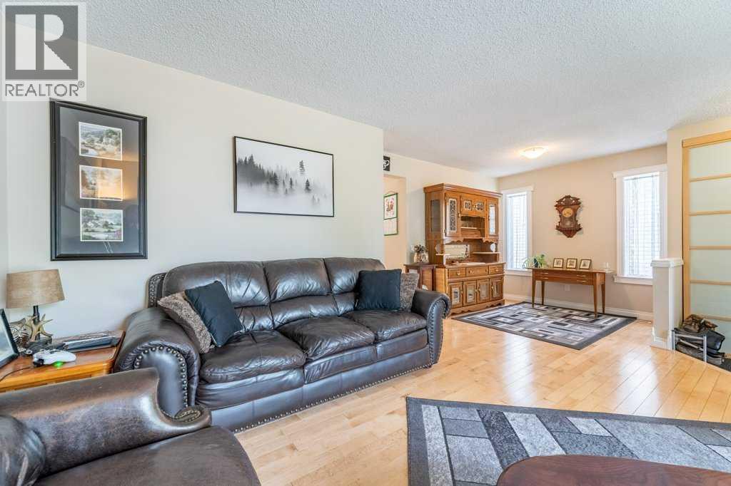250 Mt Lorette Close SE
