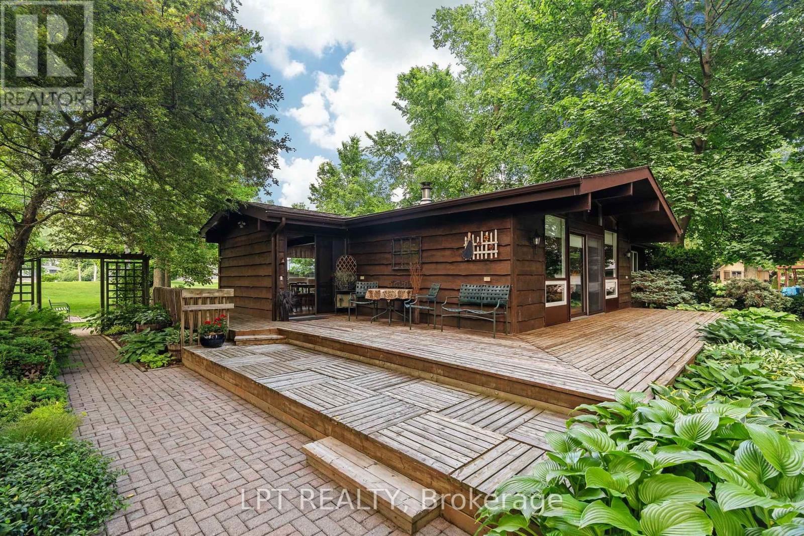 8452 DEFORE DRIVE