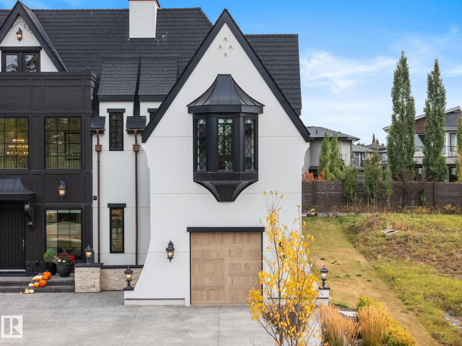183 WINDERMERE DR NW