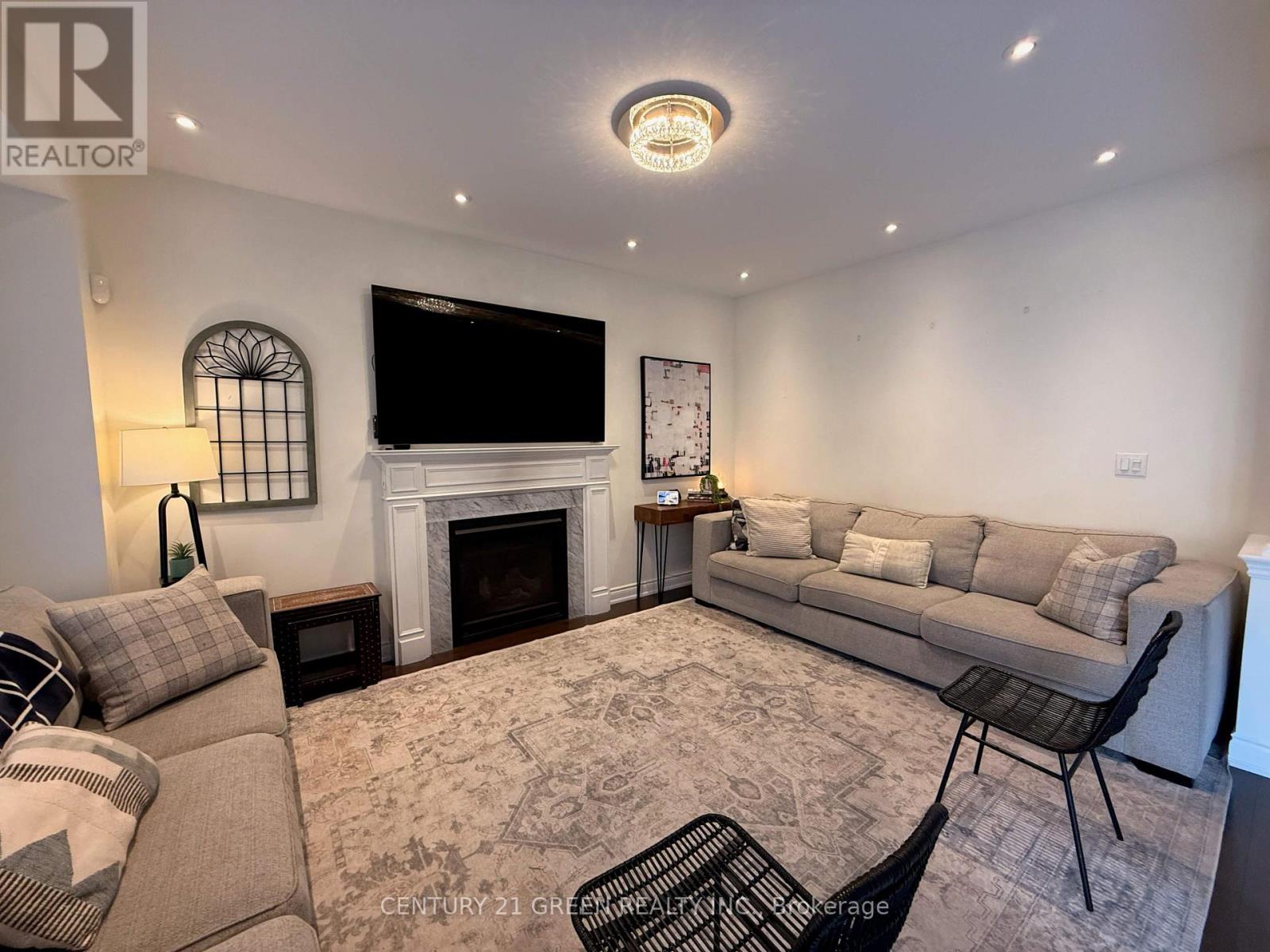 MAIN & 2ND FLOOR - 37 PRAIRIE CREEK CRESCENT