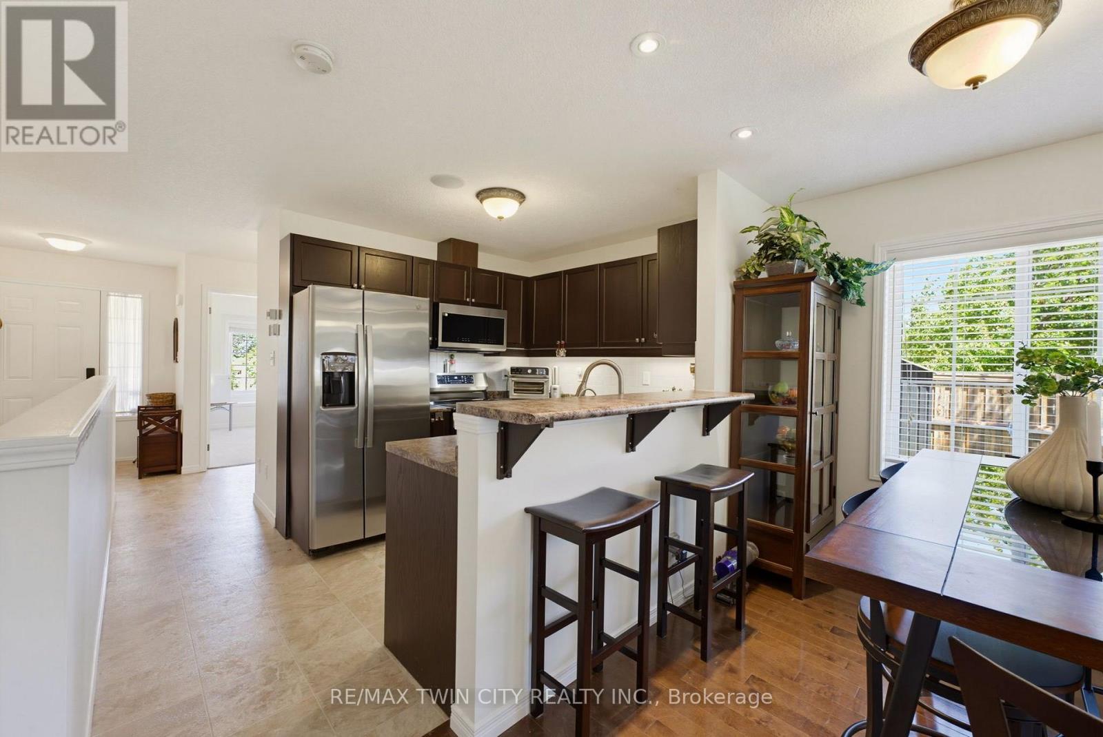 934 ZELLER CRESCENT