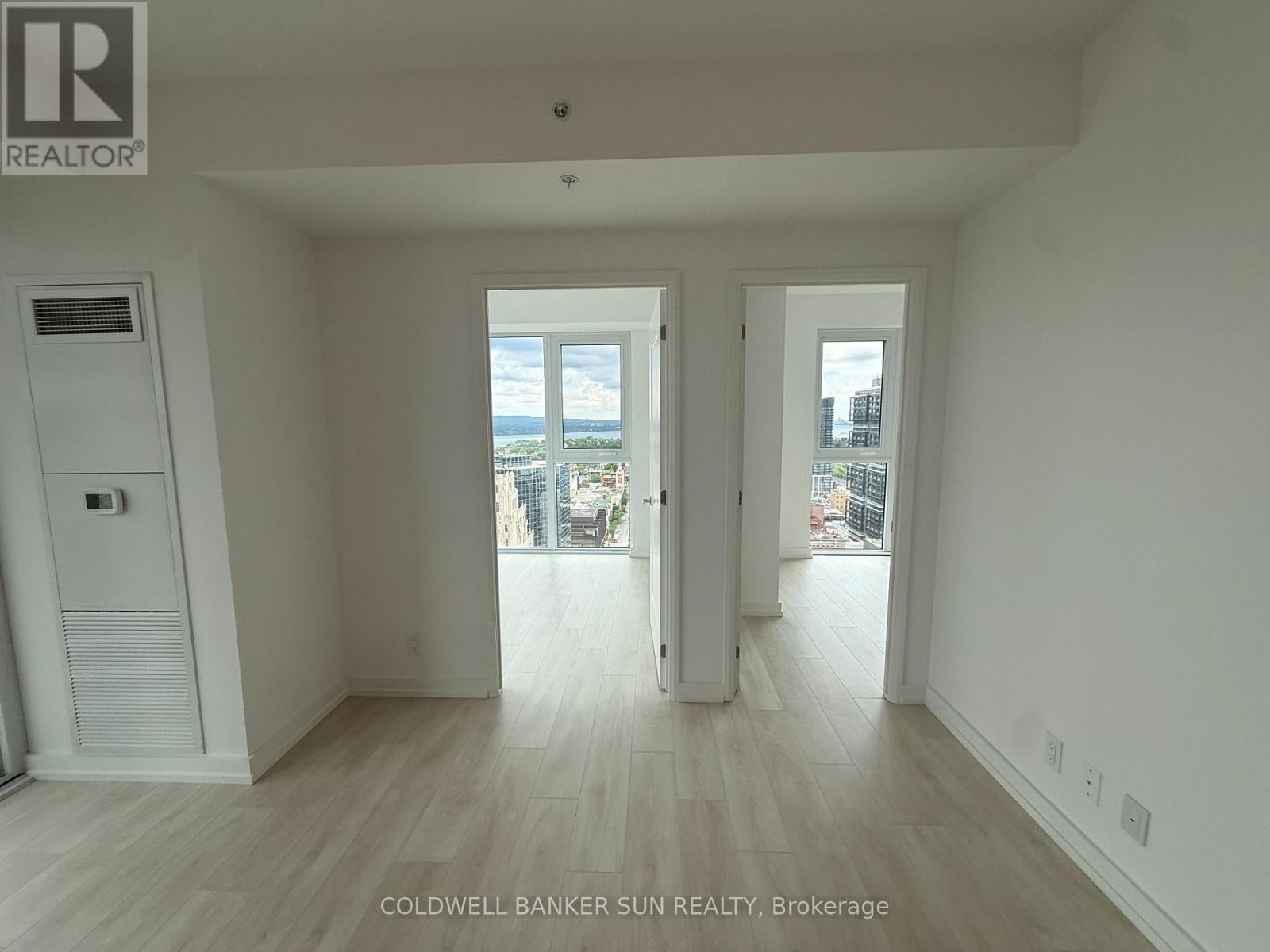 2502 - 75 JAMES STREET S