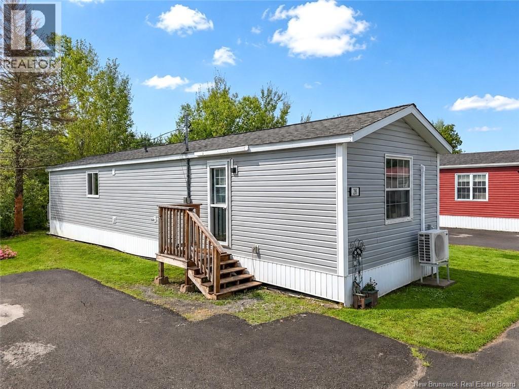 28 Douglas Crescent - Photo 2