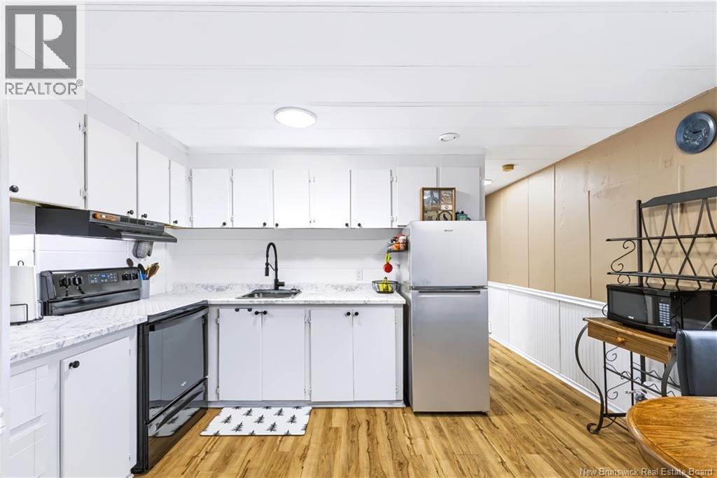 28 Douglas Crescent - Photo 4