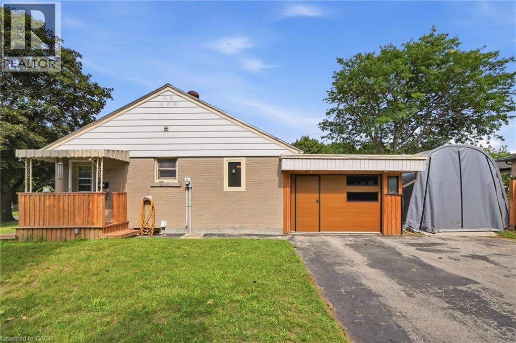 21 OAKWOOD Avenue