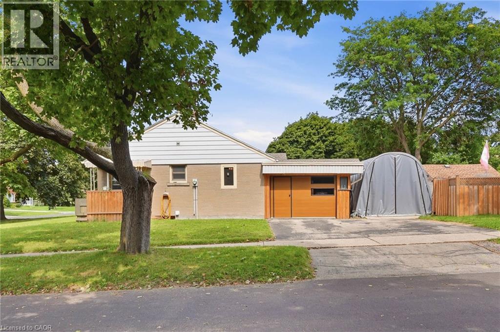 21 OAKWOOD Avenue