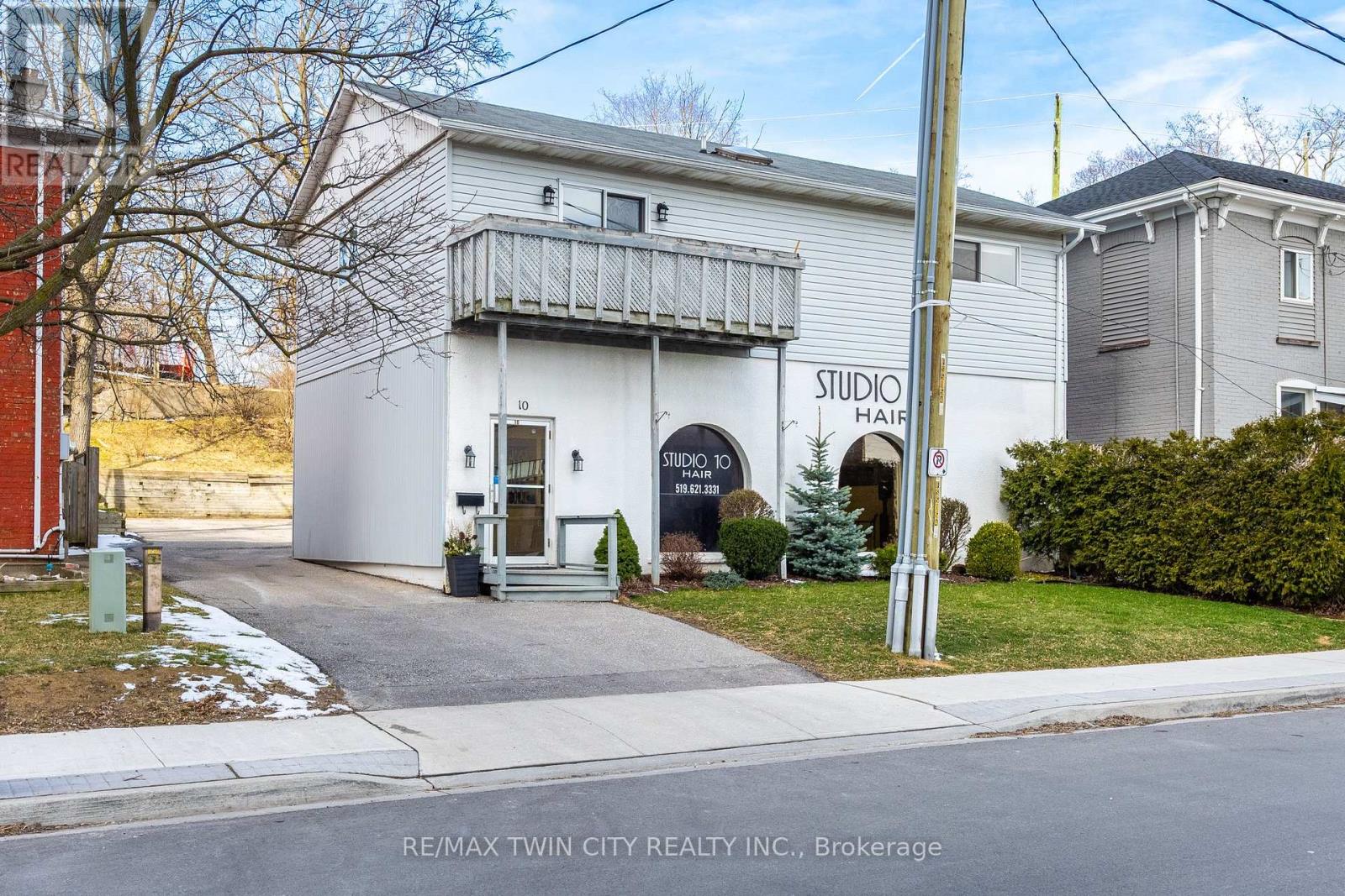 10 GLEBE STREET E