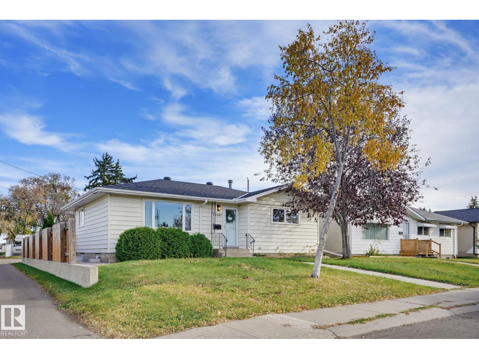 13547 90 ST NW
