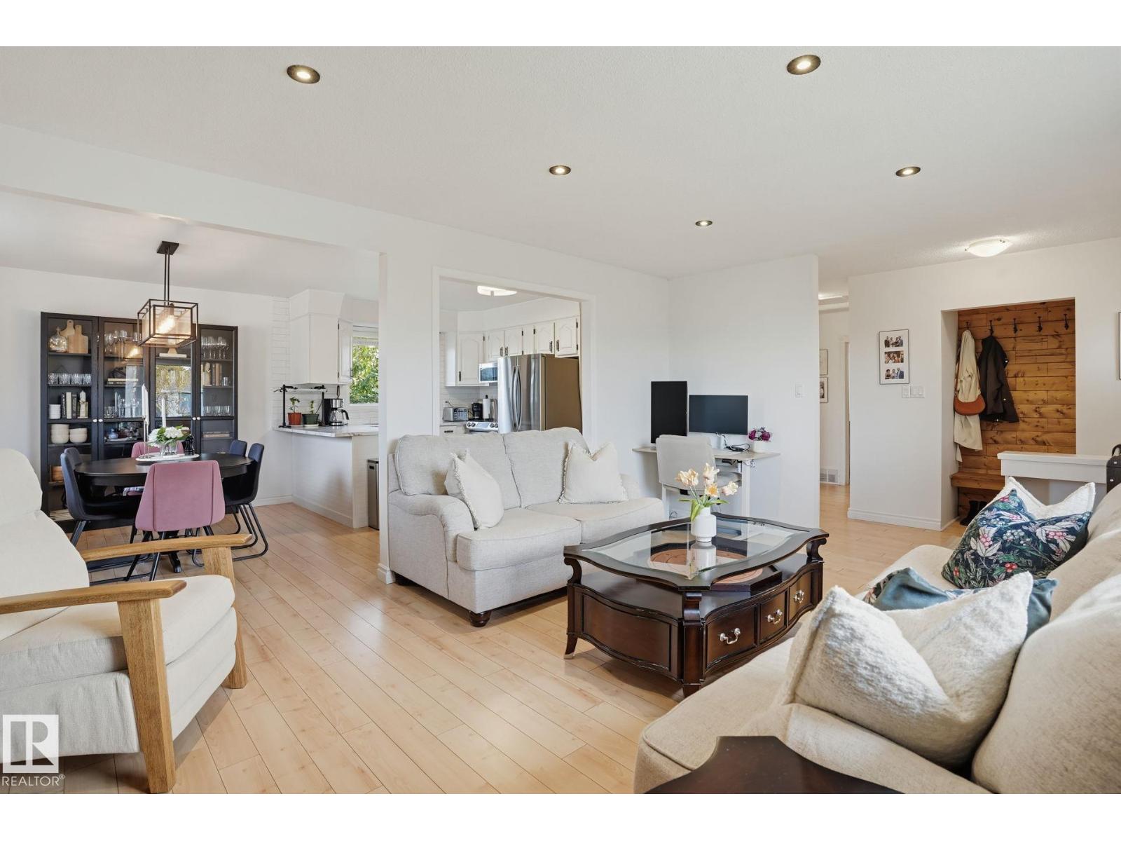13547 90 ST NW