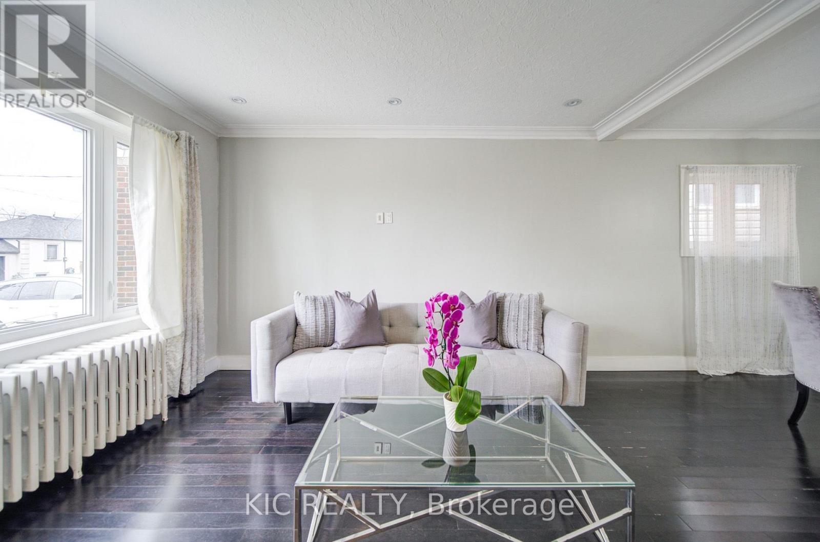 35 MONTCALM AVENUE NW