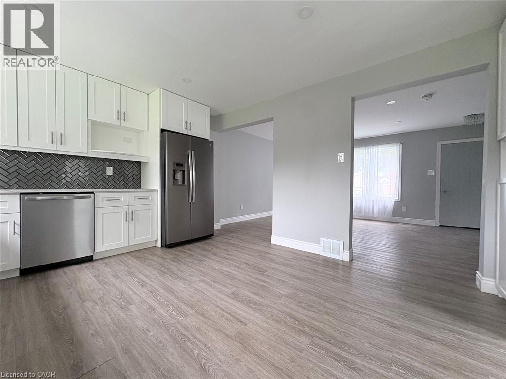 216 BRUNSWICK Crescent