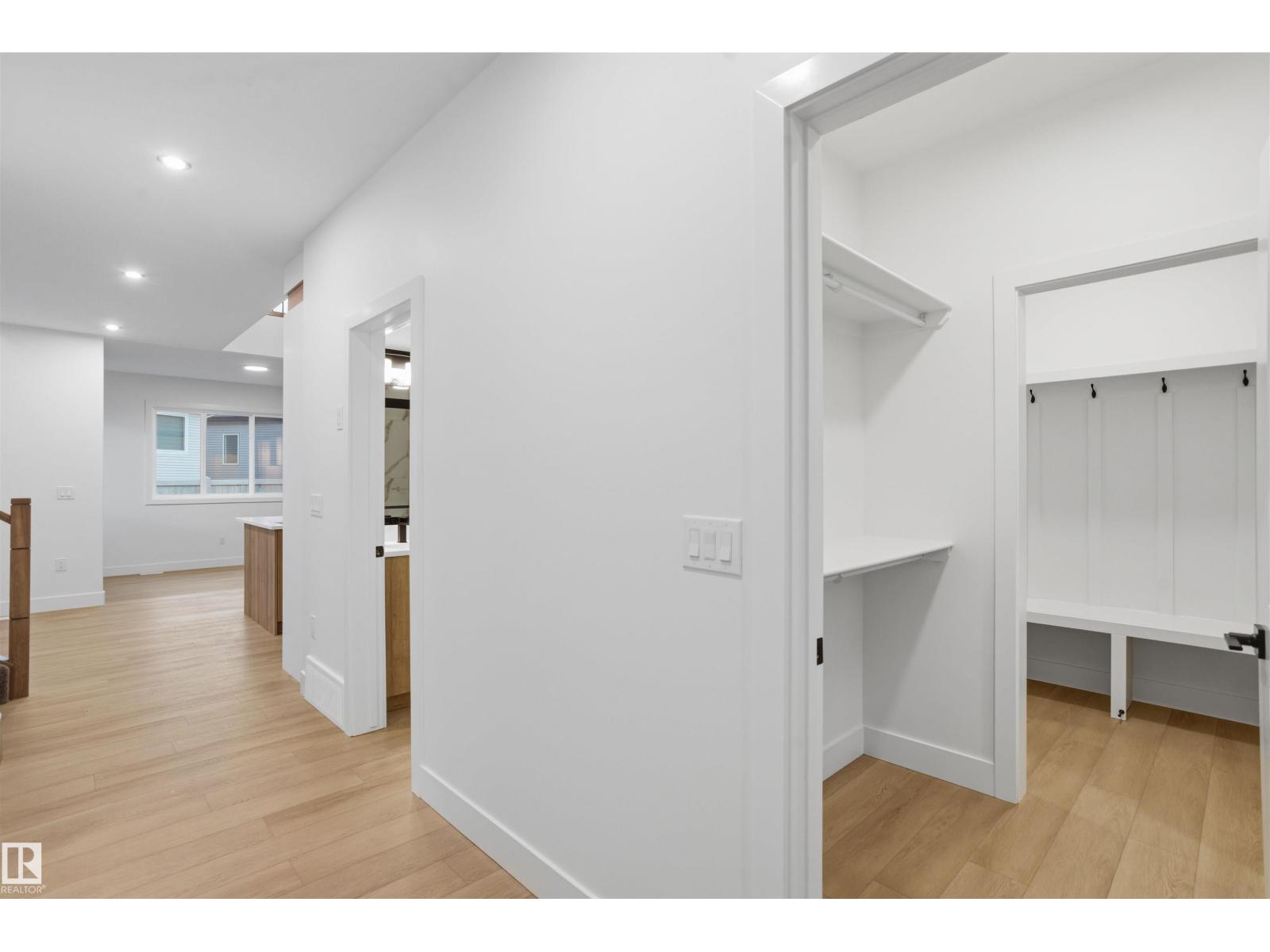 44 MEADOWGROVE LD