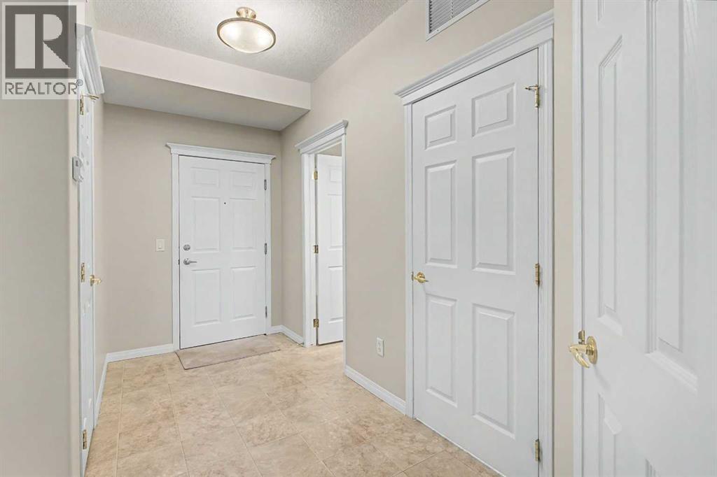 205, 15 Everstone Drive SW